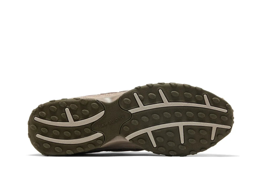 New Balance 204L