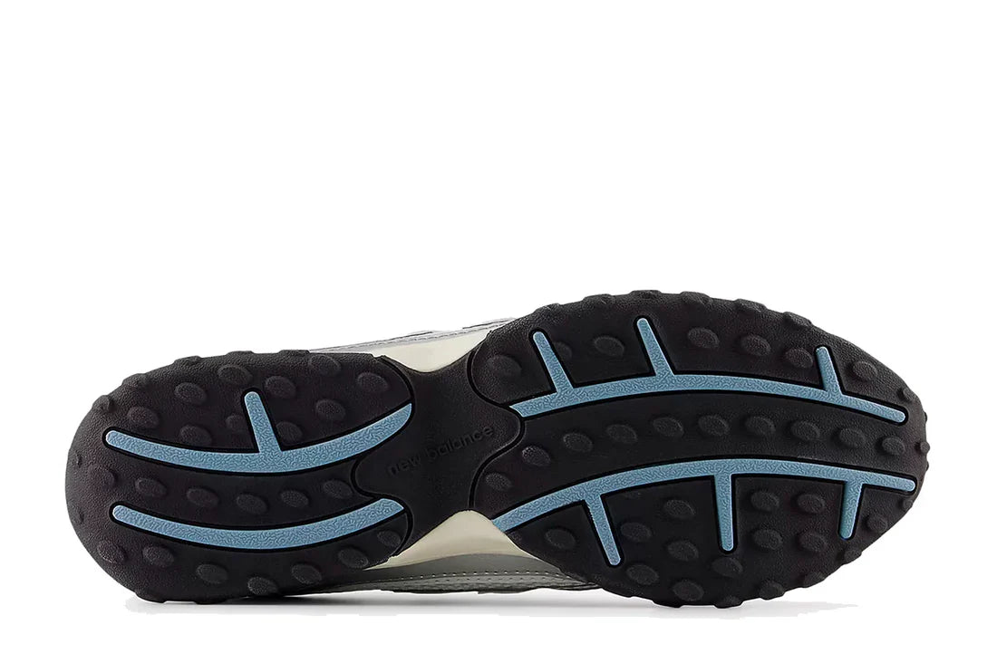 New Balance 204L