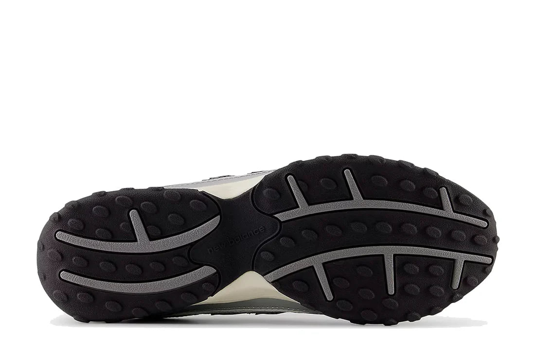 New Balance 204L