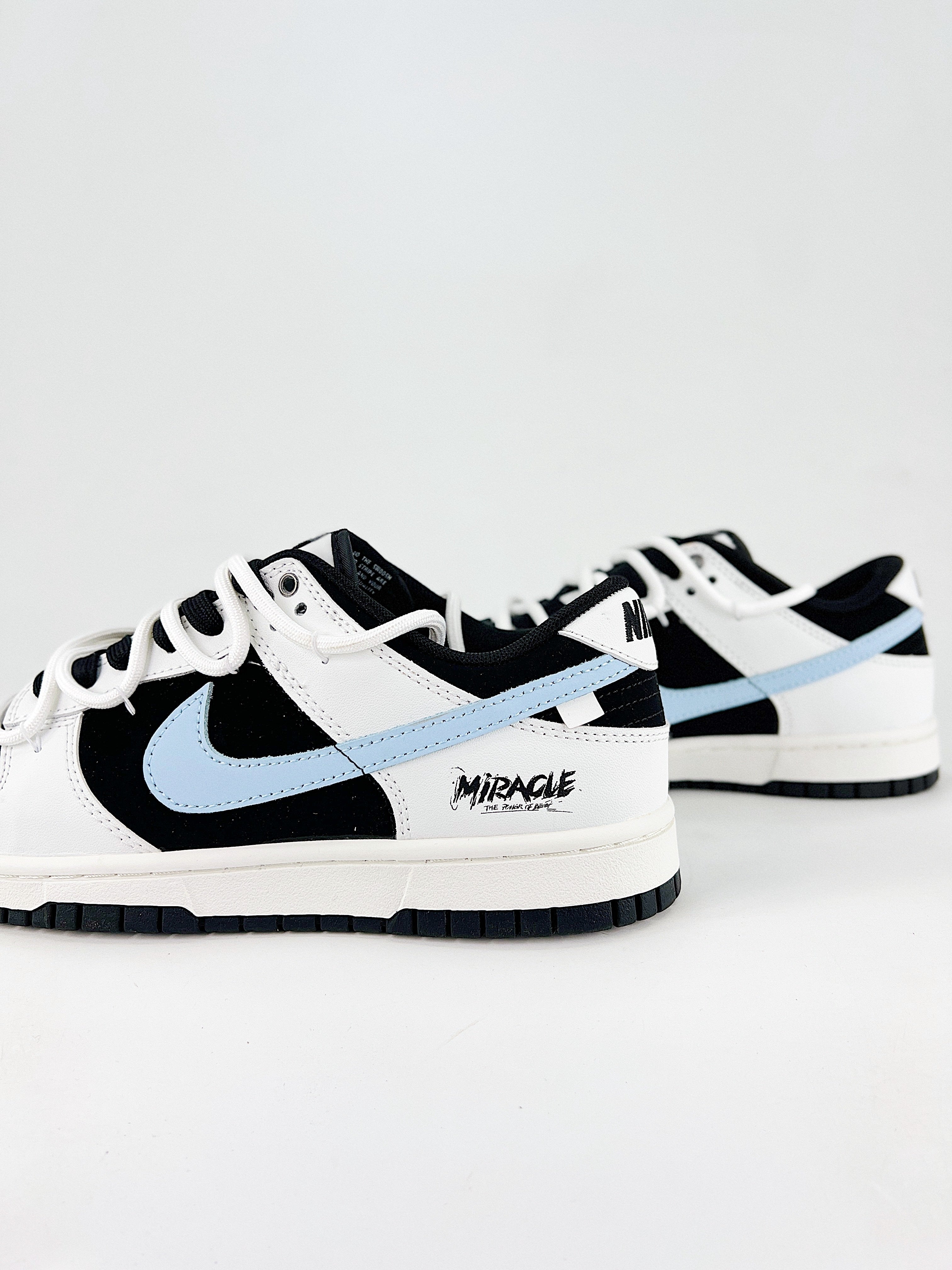 Dunk SB Low Miracle