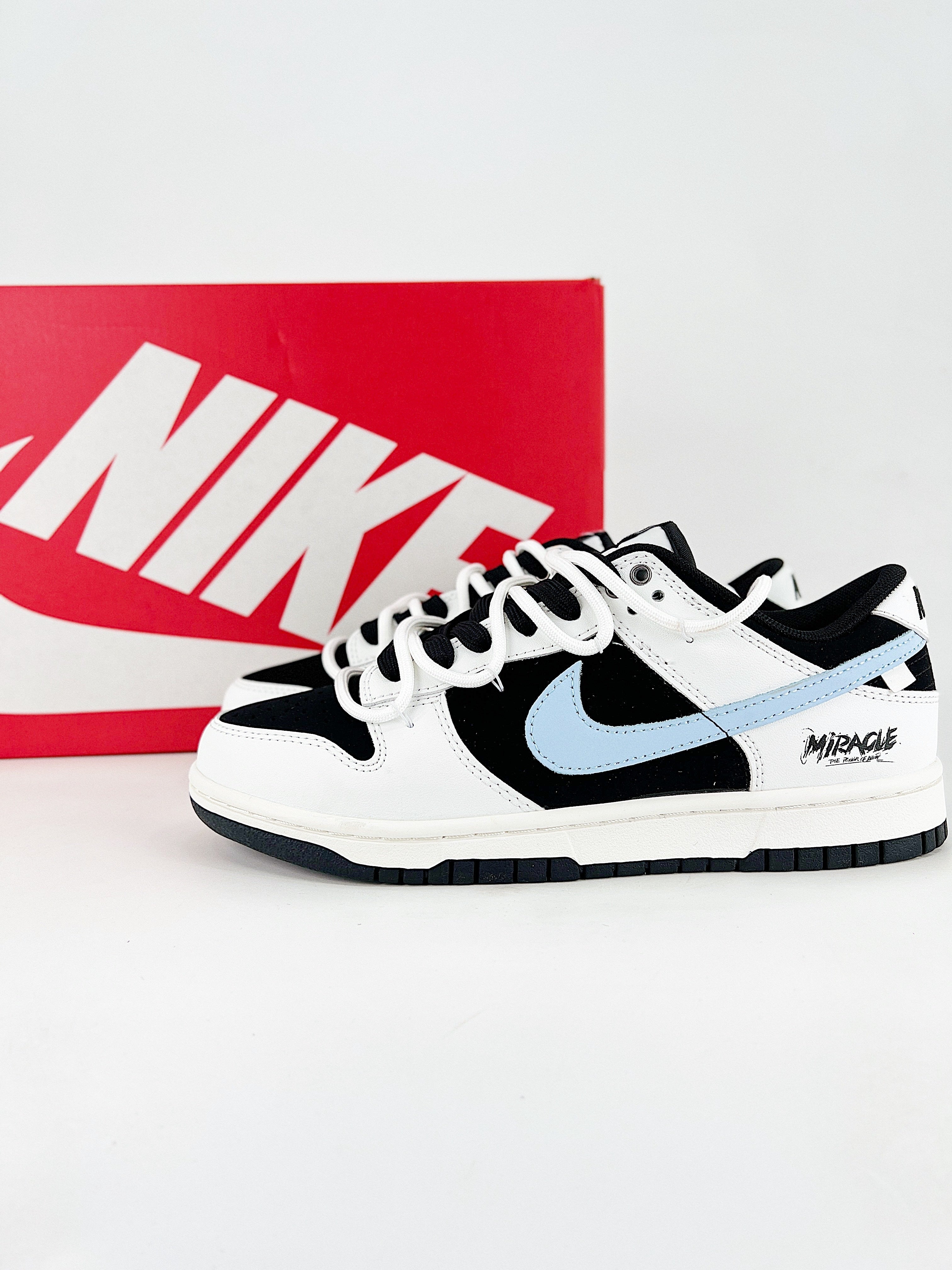 Dunk SB Low Miracle