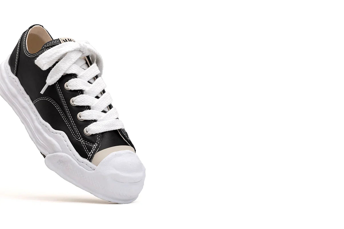Maison Mihara Yasuhiro "Hank" OG Sole Leather Low-top Preto/Branco