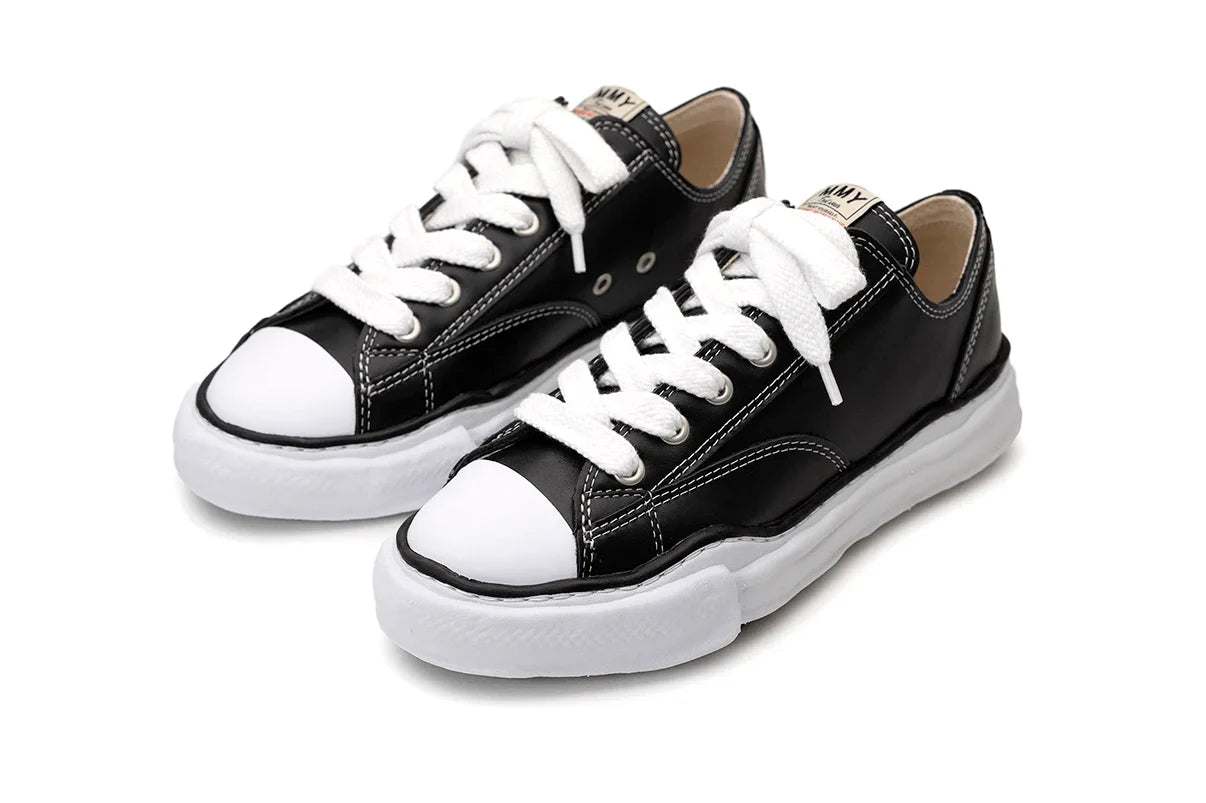 Maison Mihara Yasuhiro "PETERSON"OG Sole Leather Low-top Black Preto/Branco