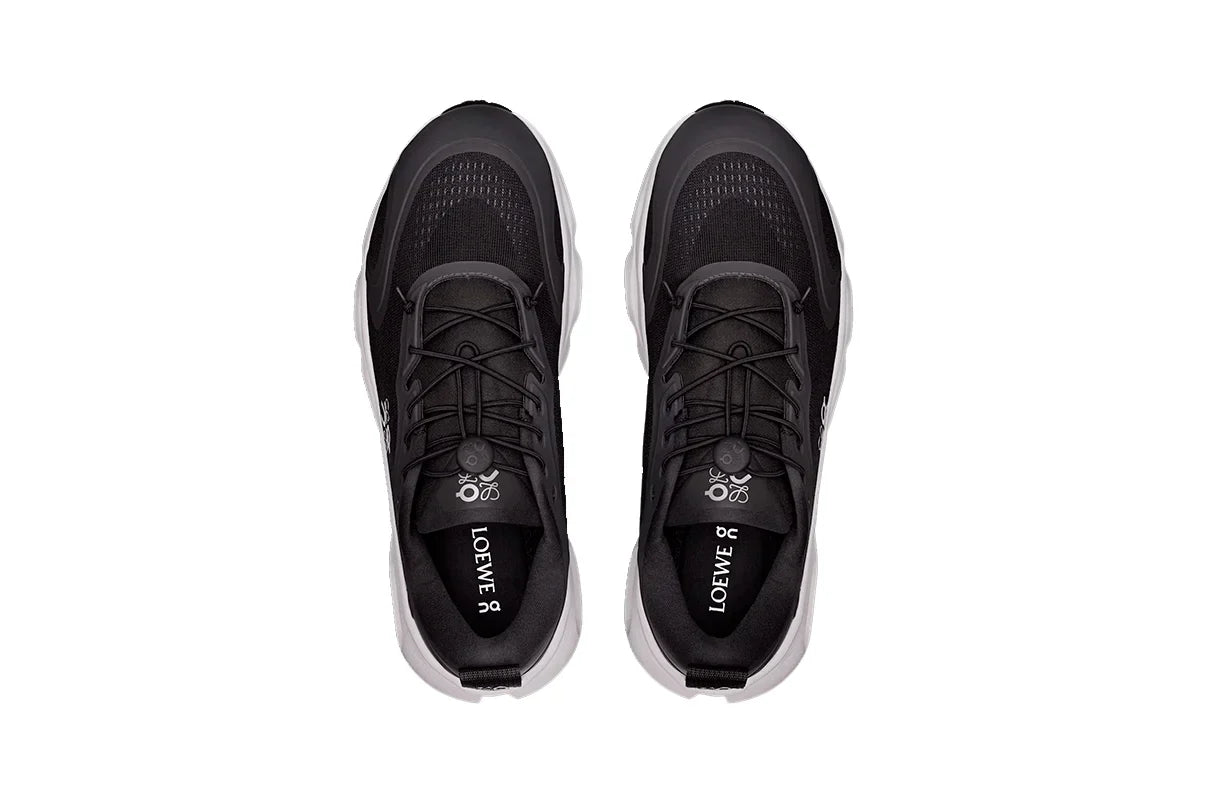 On Running Cloudsolo Loewe Black/White Preto