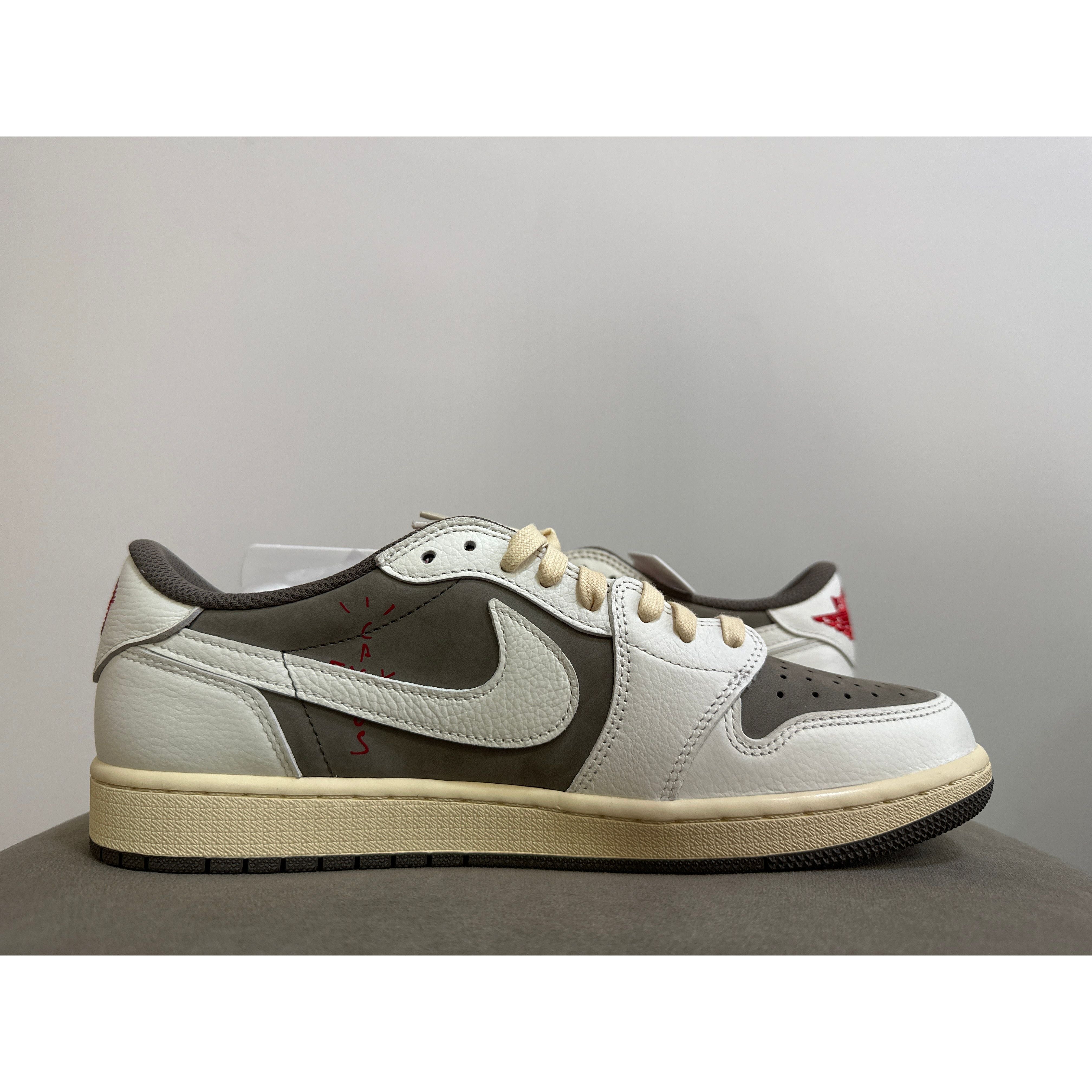 Jordan 1 Low Reverse Mocha Travis Scott (Pronta Entrega)