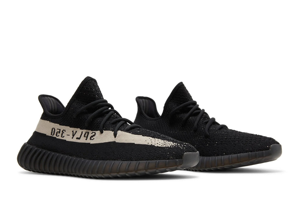 Yeezy Boost 350 V2 Oreo Preto