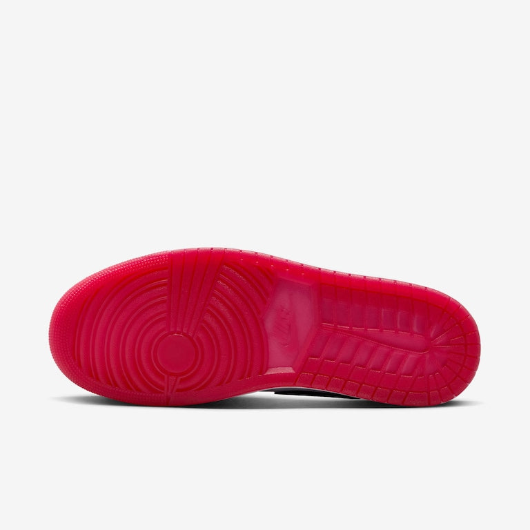 Tênis Air Jordan 1 Low Vermelho e branco