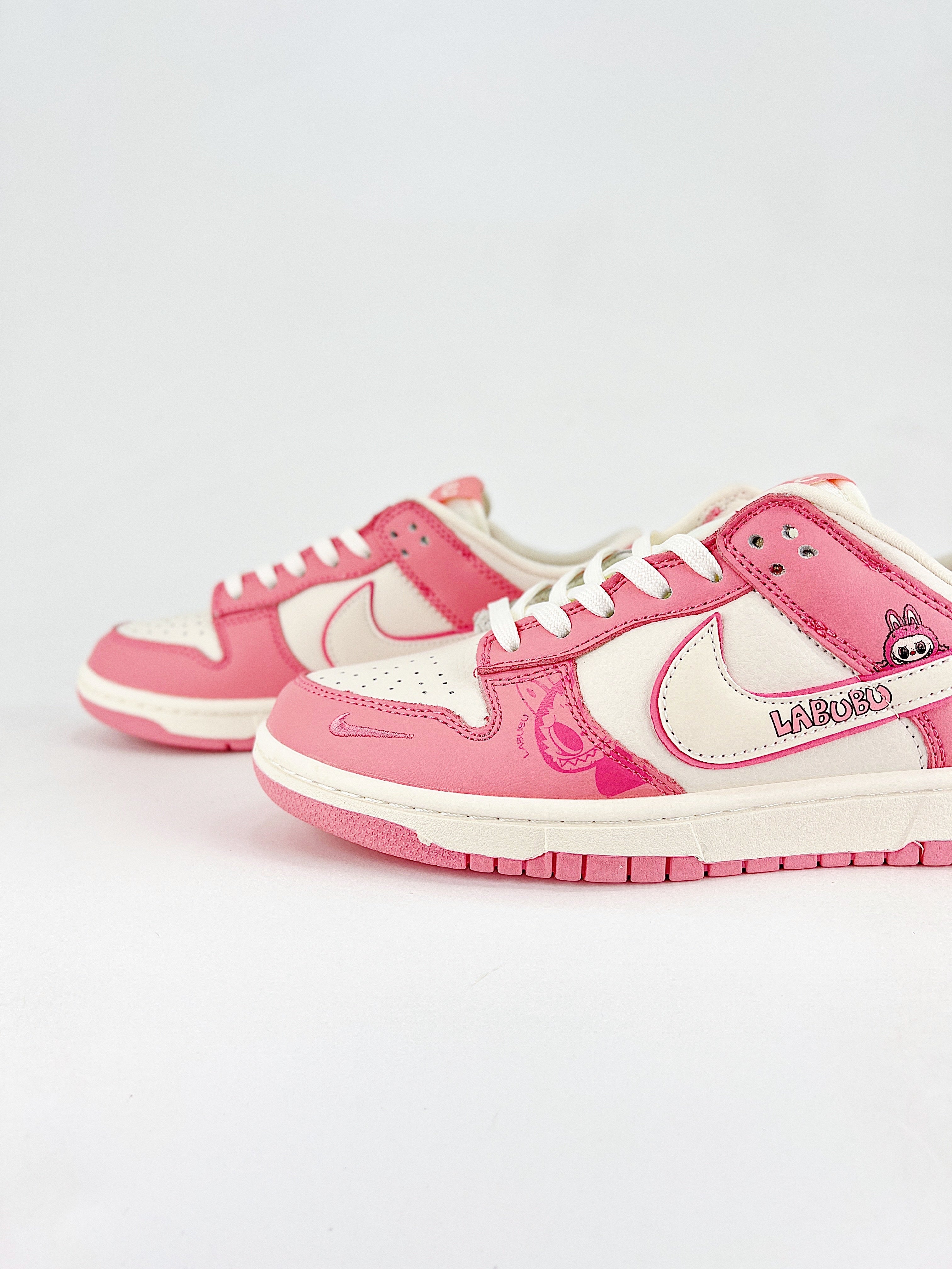 Dunk SB Low Labubu