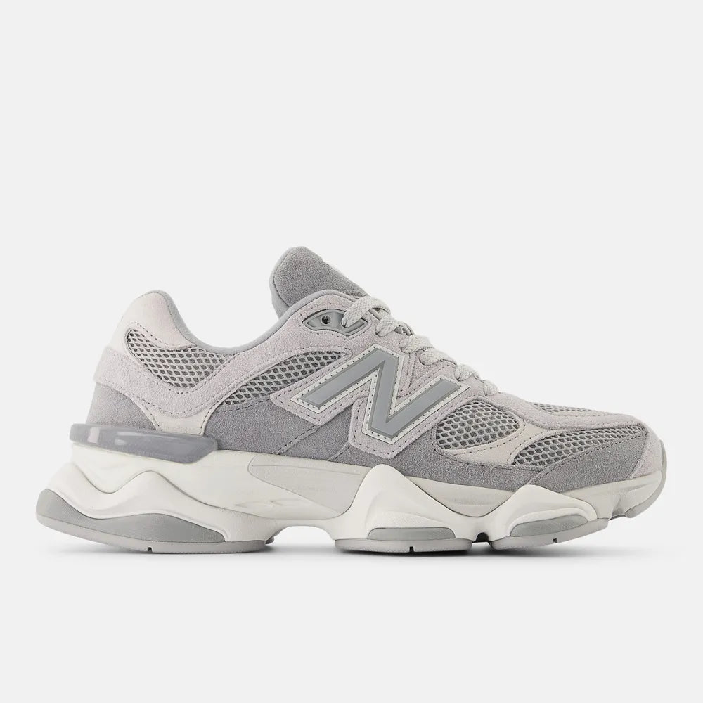 Tênis New Balance 9060 Cinza