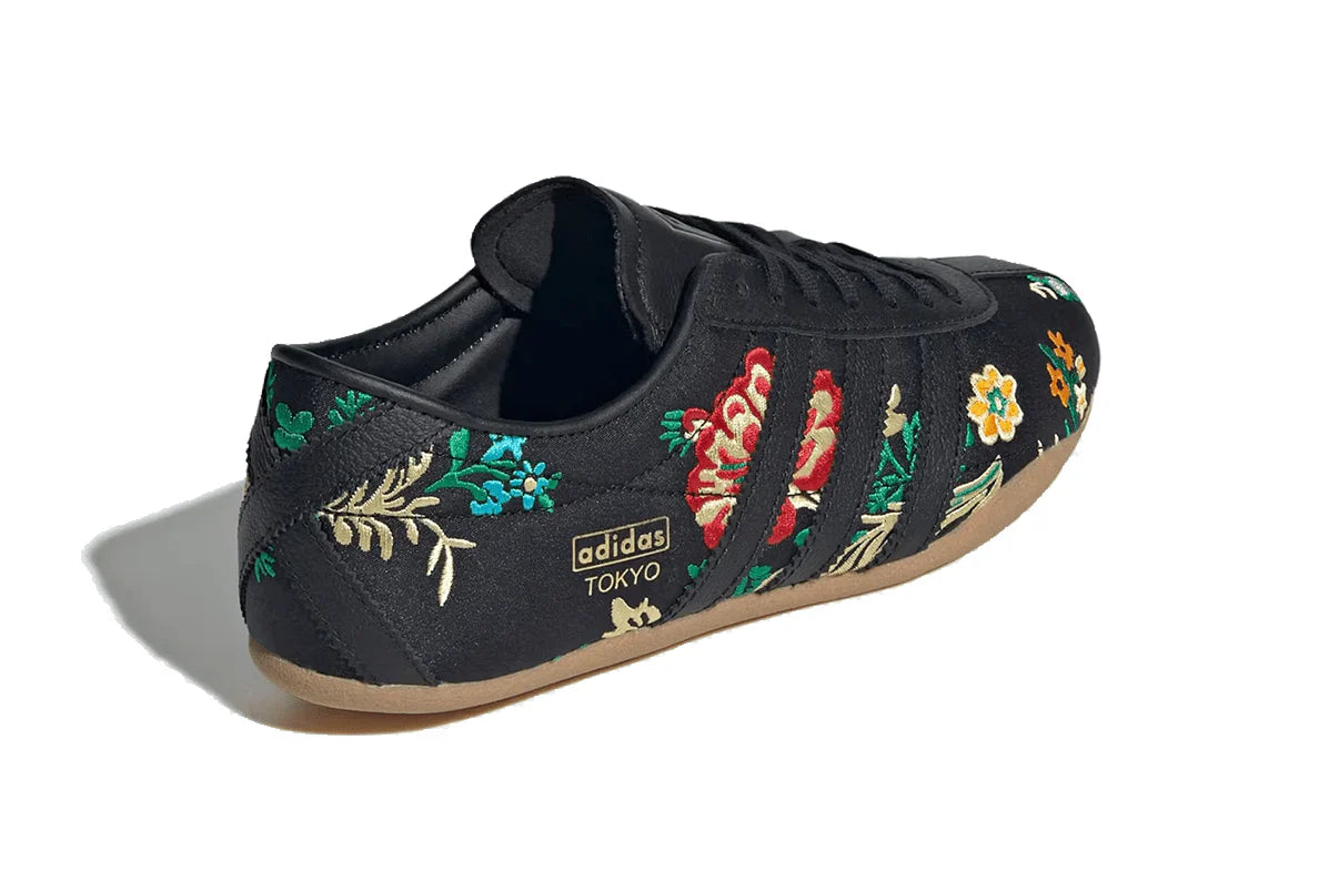 Adidas Tokyo Black Floral Embroidery Preto
