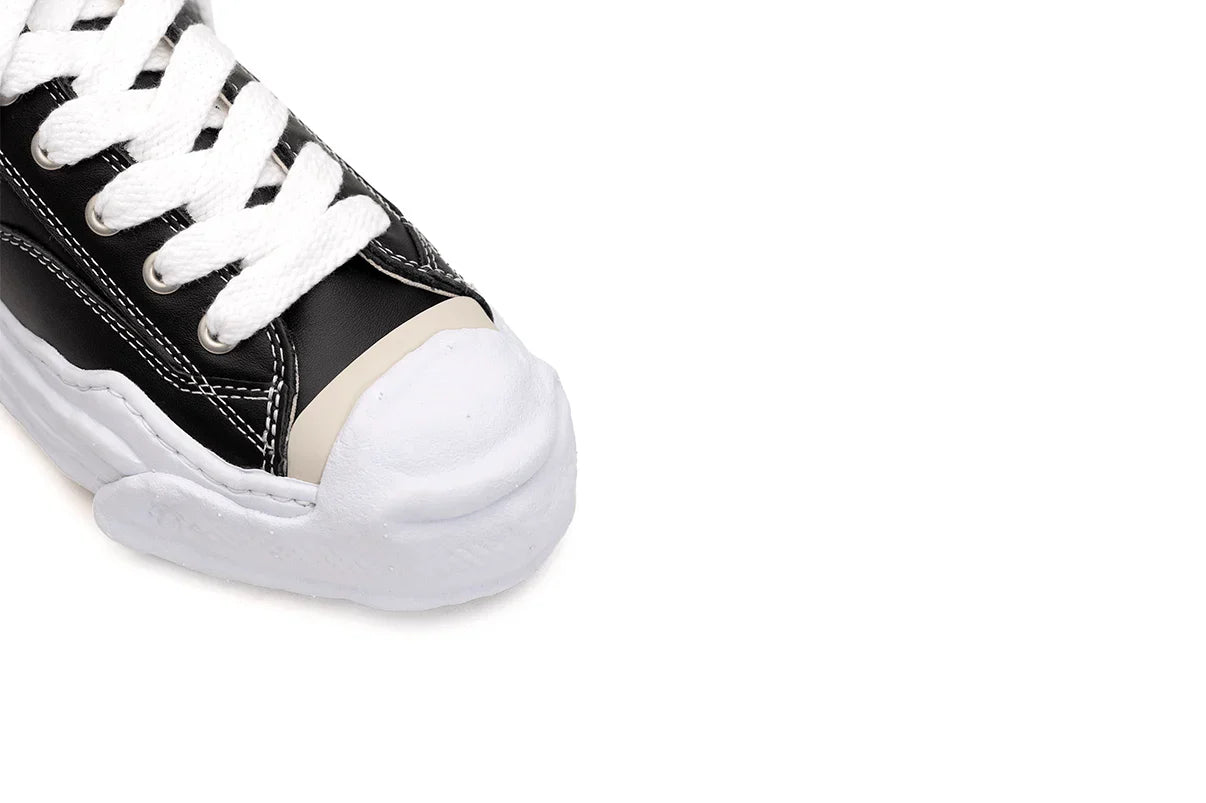 Maison Mihara Yasuhiro "Hank" OG Sole Leather Low-top Preto/Branco
