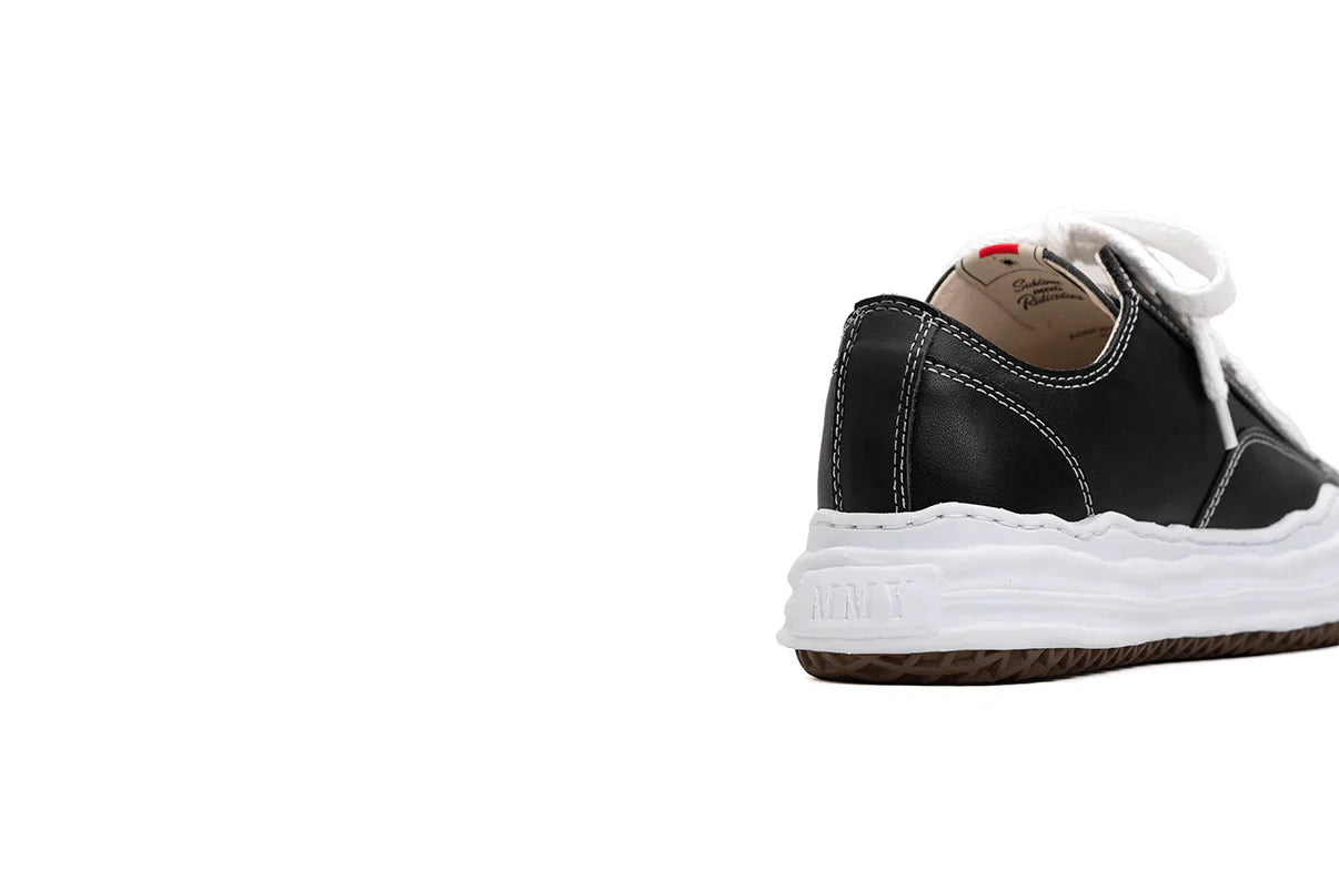 Maison Mihara Yasuhiro "Hank" OG Sole Leather Low-top Preto/Branco
