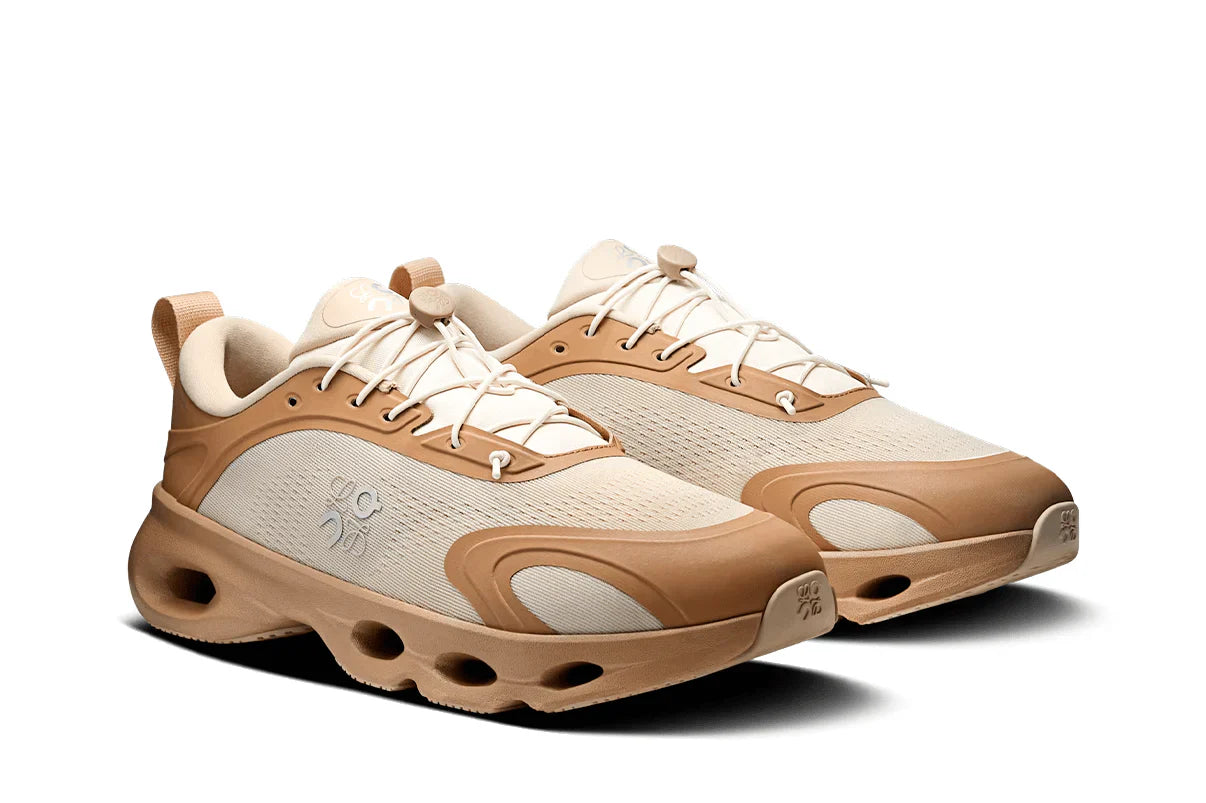 On Running Cloudsolo Loewe Dark Sand Cream Bege